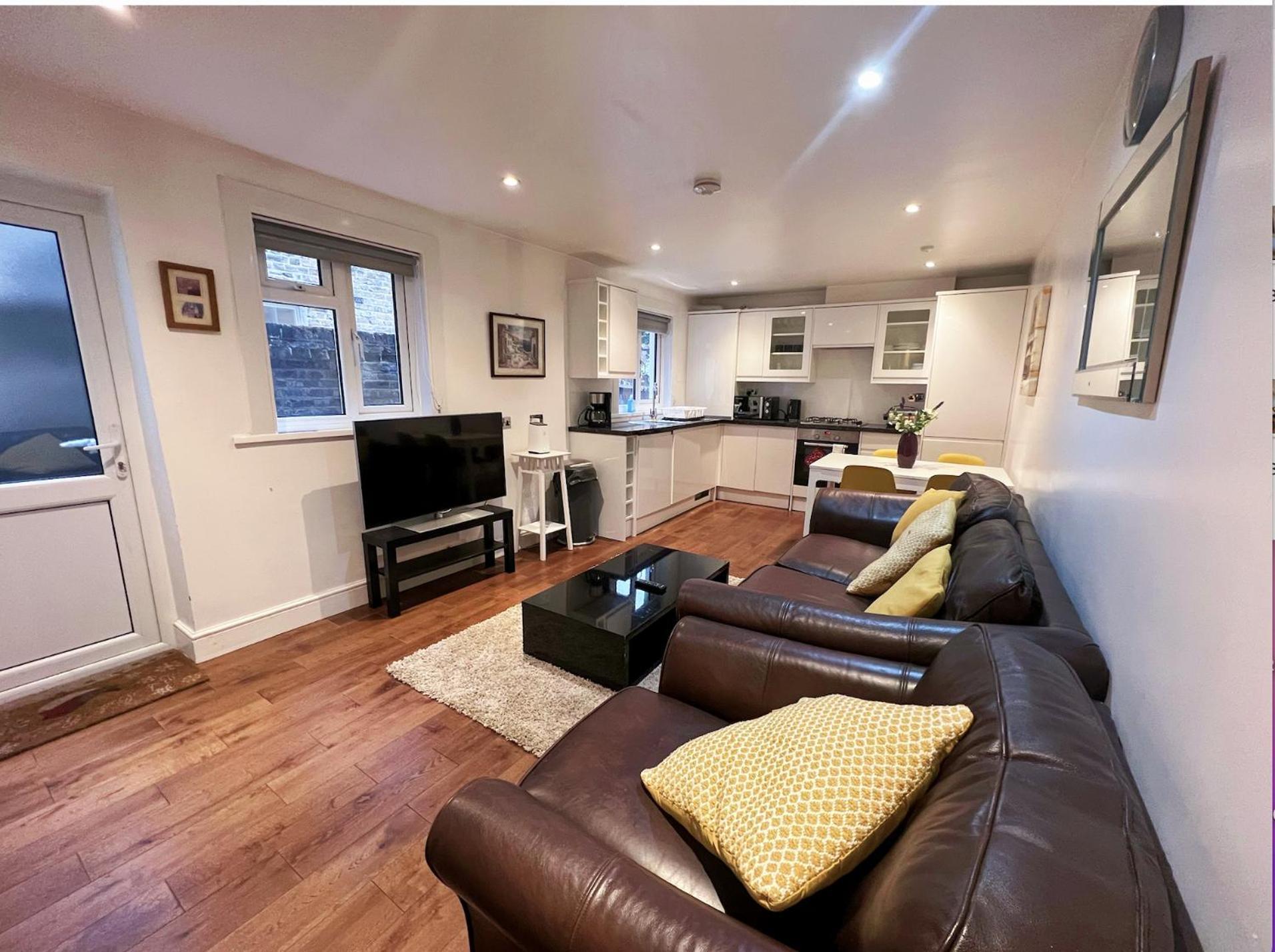 Lovely 2 Bedroom Garden Flat In ลอนดอน ภายนอก รูปภาพ