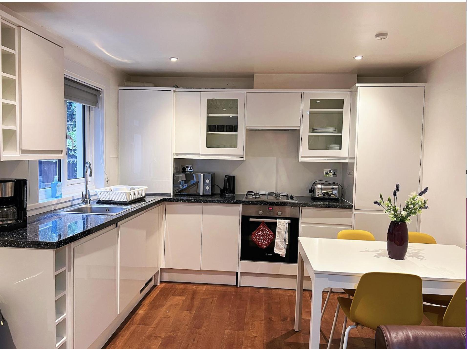 Lovely 2 Bedroom Garden Flat In ลอนดอน ภายนอก รูปภาพ