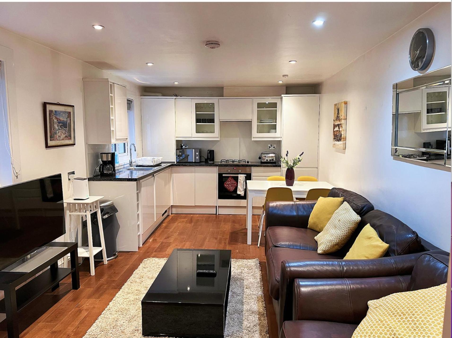 Lovely 2 Bedroom Garden Flat In ลอนดอน ภายนอก รูปภาพ